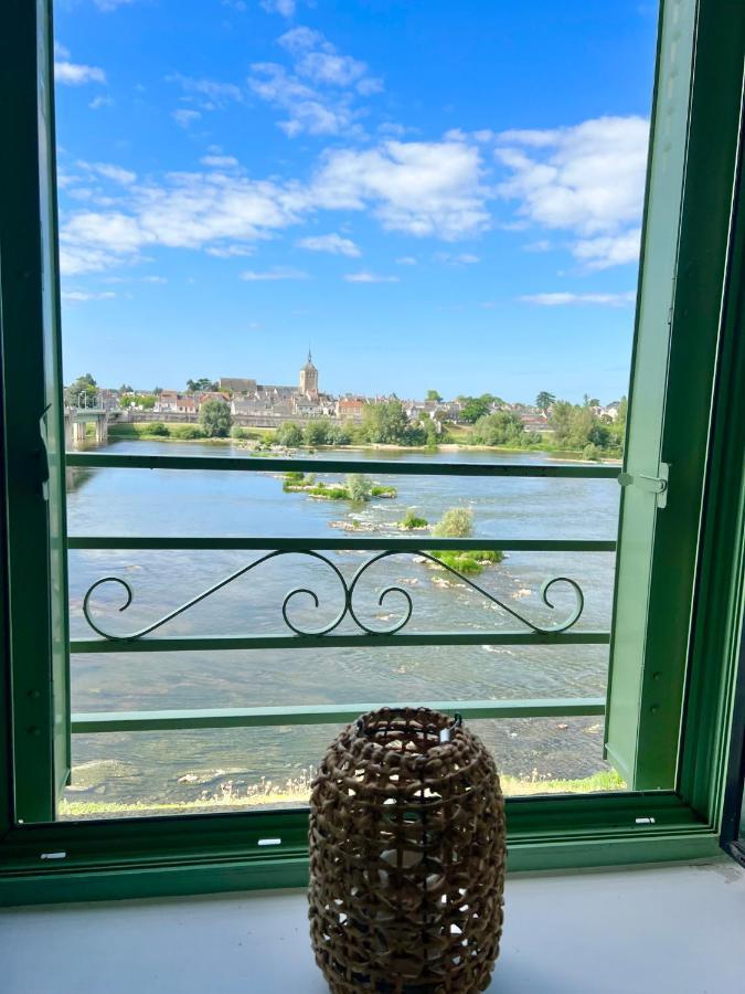 La Vue Loire Appartement Saint-Denis-de lʼHôtel Eksteriør bilde